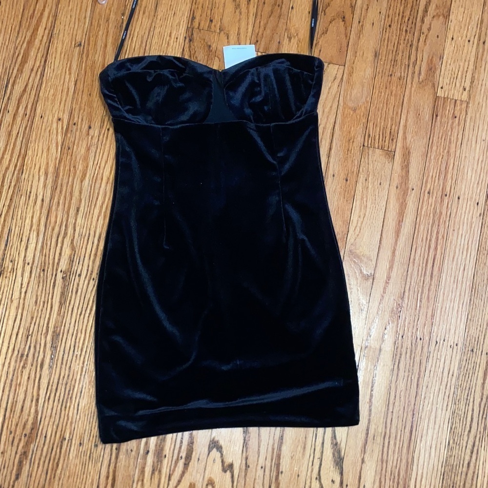Forever 21 Elegant Black Strapless Dress